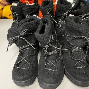 Women’s Old Navy  Black Boots